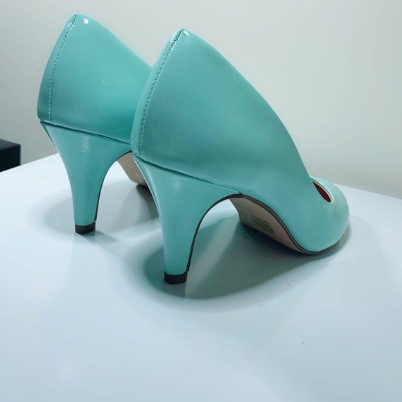 Women’s Tiffany Blue High Heel Shoes - Picture 4 of 5